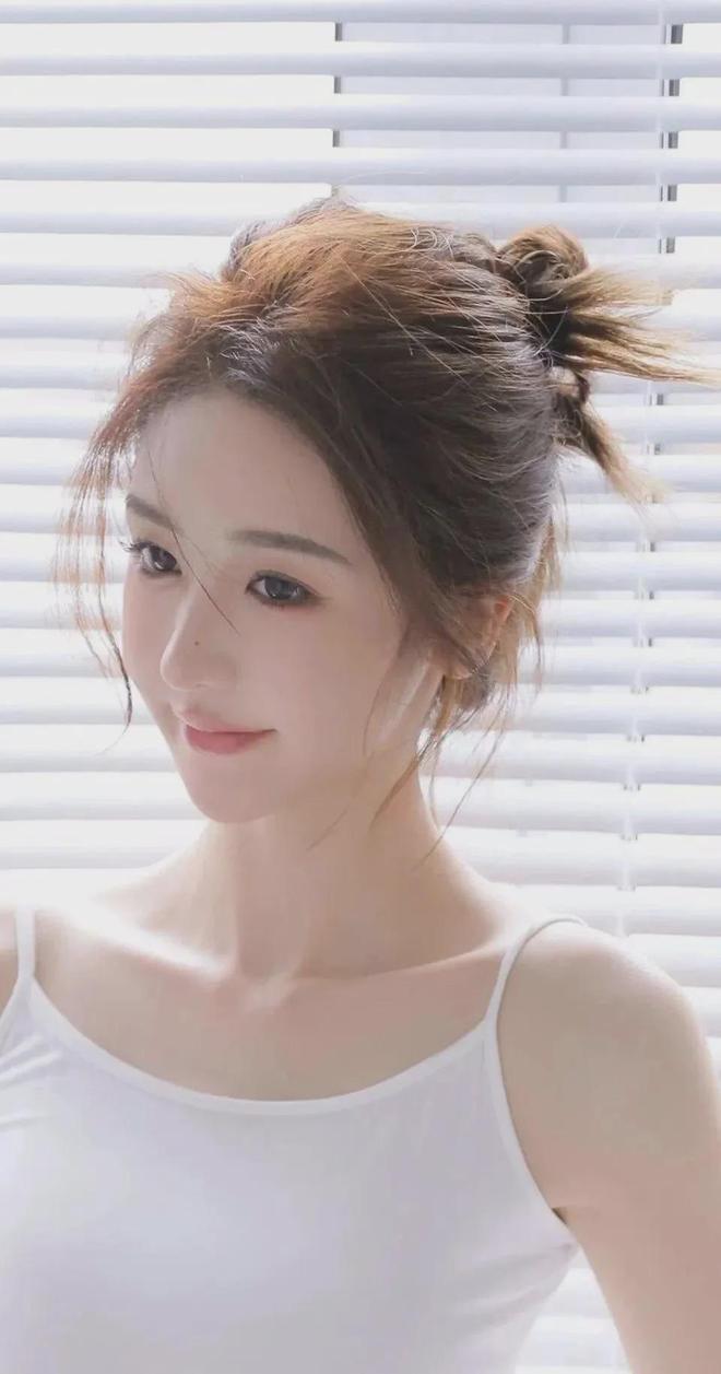 添人人喊_欧美摸添人人喊VOG真人游戏欧美天天摸天天