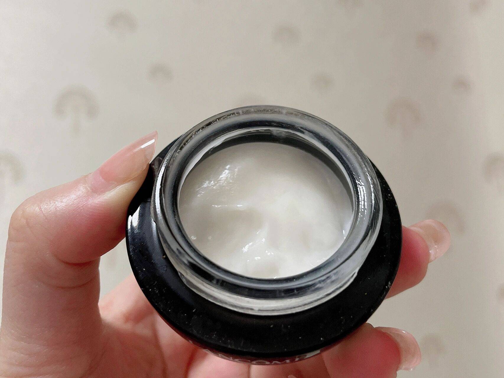 眼霜到底该买哪个？两大人气款PK你选谁OG视讯雅诗兰黛小棕瓶眼霜和兰蔻发光(图4)